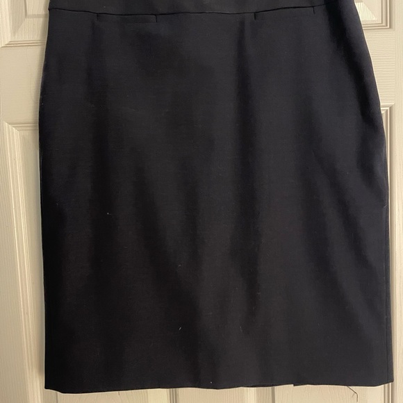 Banana Republic Pencil Skirt - Picture 4 of 4